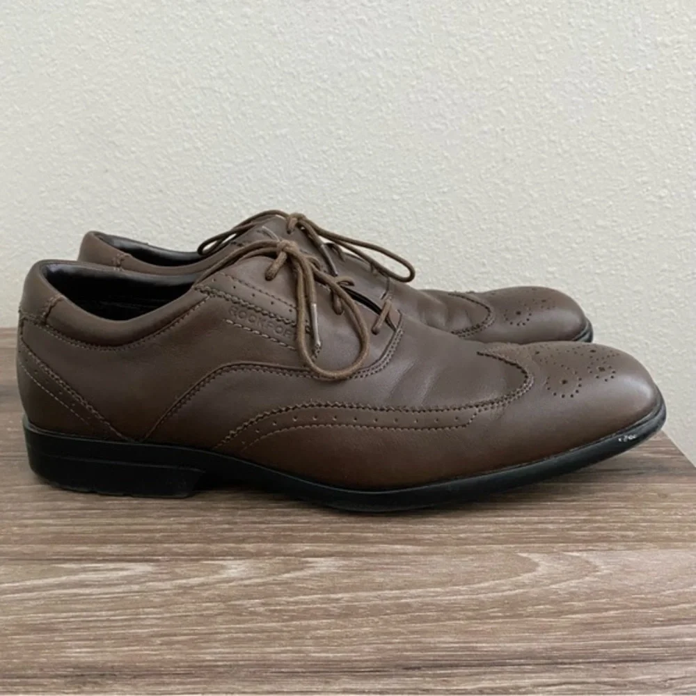 Rockport Dustyn Wingtip Leather Dress Shoes Adiprene Soles‎ Size 9 Brown